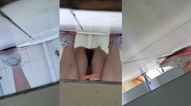 短裤背包学生妹